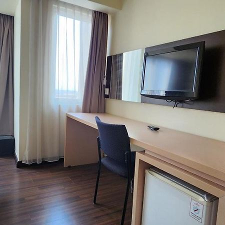 Apartemen Solo Paragon By Cariapartemen-Id Bonorejo Buitenkant foto
